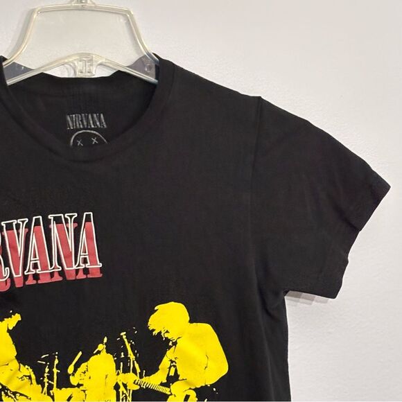 Nirvana | Women’s Black T shirt Red Nirvana Logo Yellow Band Members XS - Picture 8 of 11